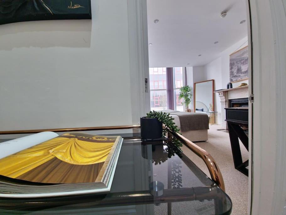 The Stray Adjacent, Interior-Designed 2-Bed Apartment- Luxury 해러게이트 외부 사진